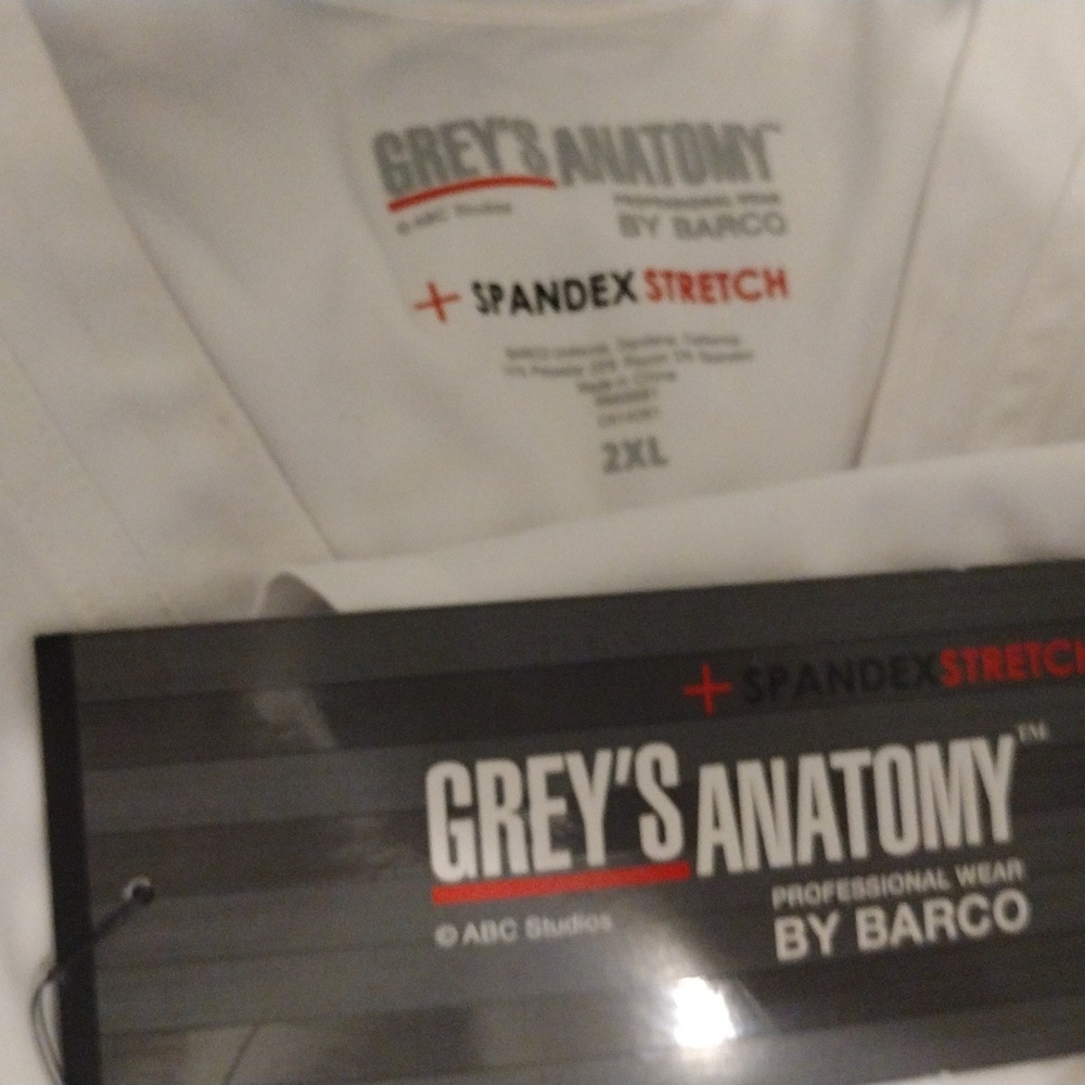 Men's White scrubs, Grey's Anatomy Spandex Stretch top.